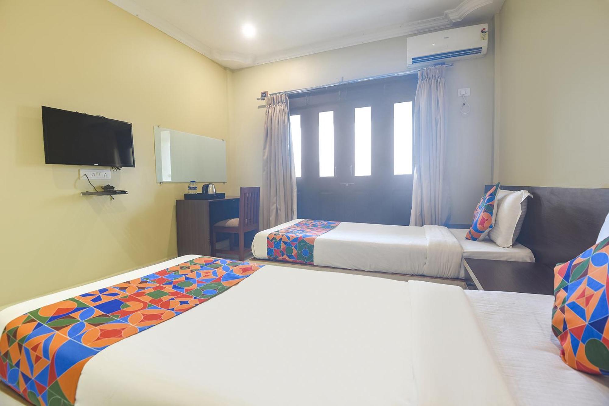 Hotel Fabexpress Sunrise à Madgaon Extérieur photo