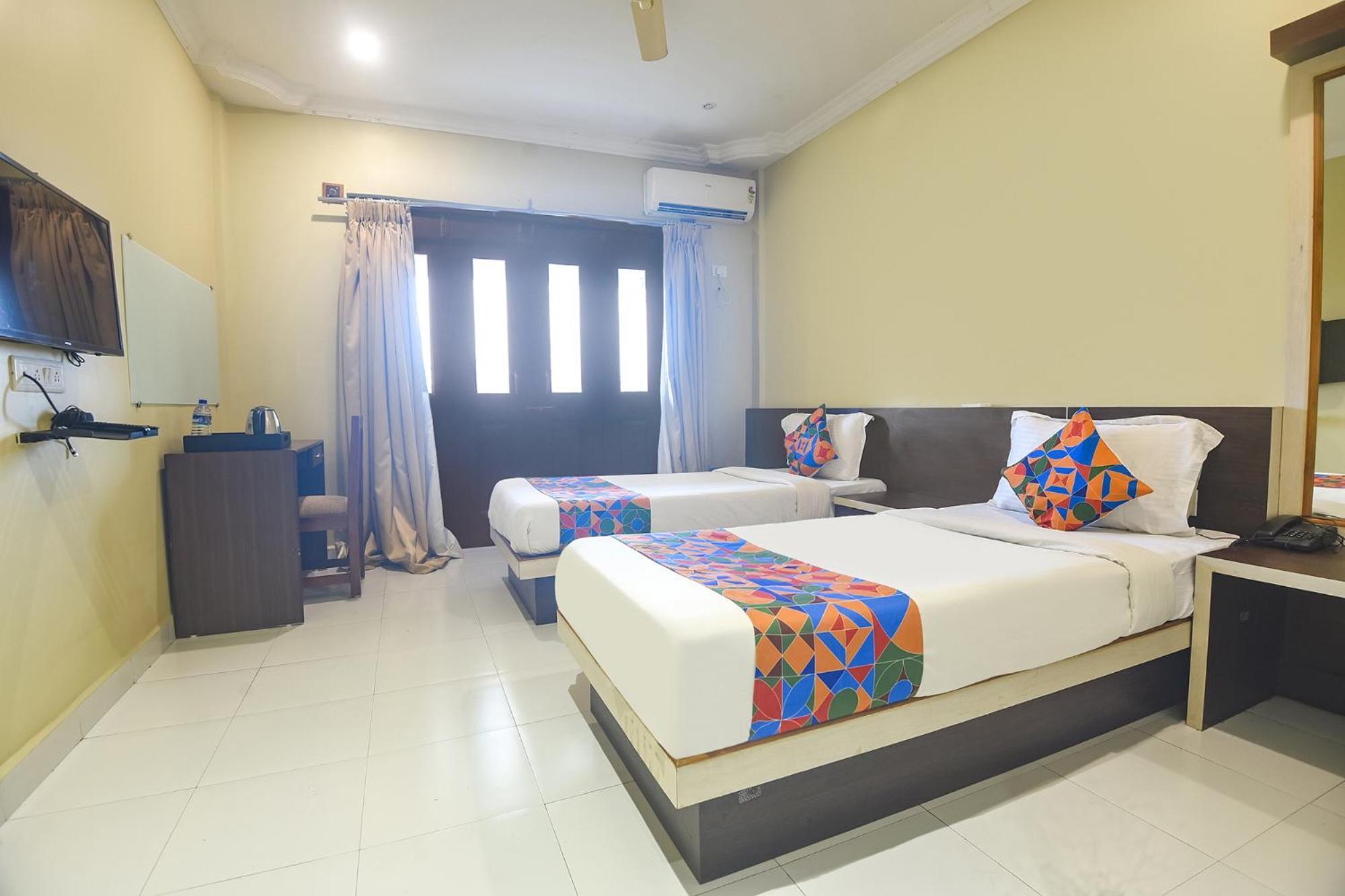 Hotel Fabexpress Sunrise à Madgaon Extérieur photo