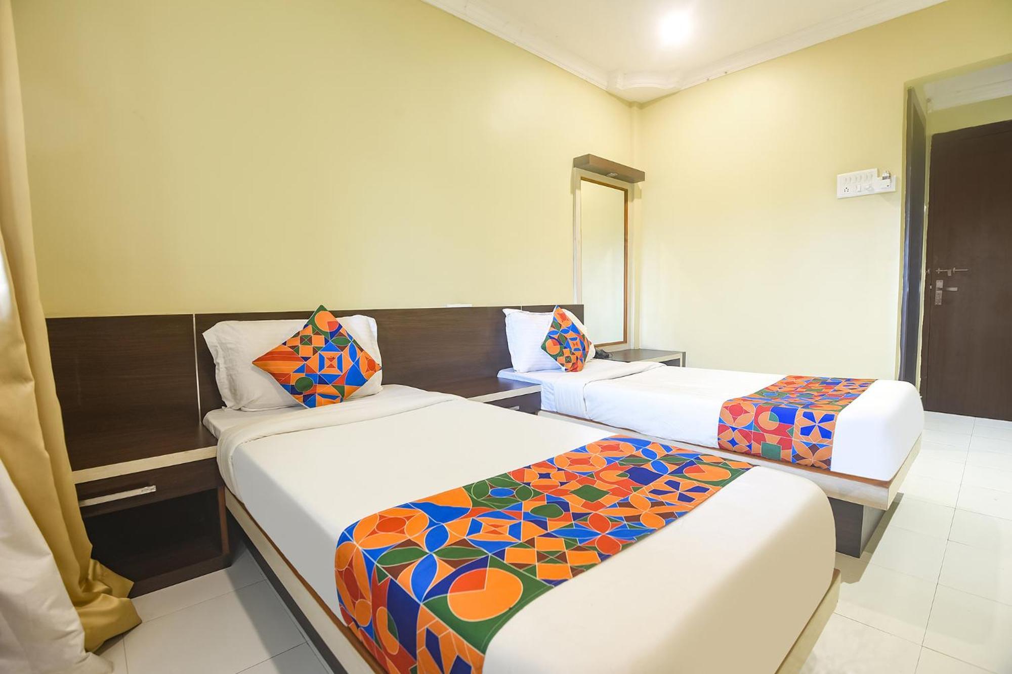Hotel Fabexpress Sunrise à Madgaon Extérieur photo