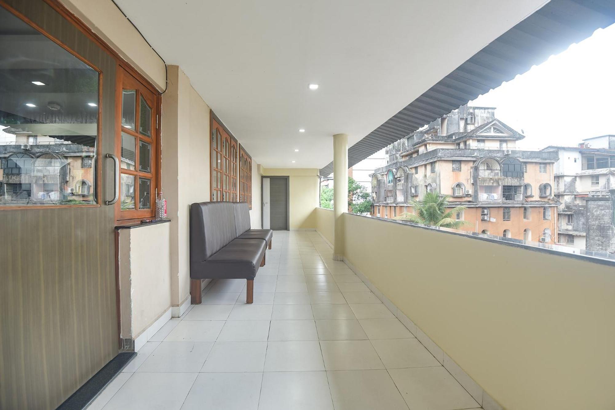 Hotel Fabexpress Sunrise à Madgaon Extérieur photo